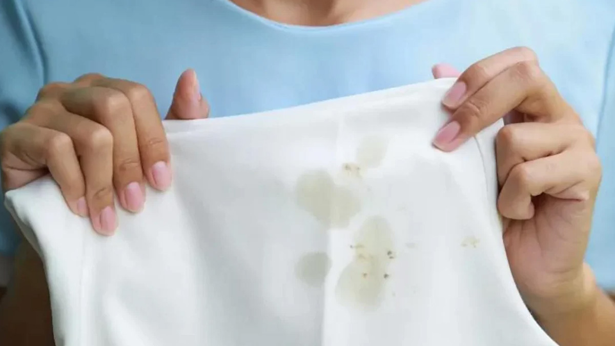 How to clean oil stains from clothes