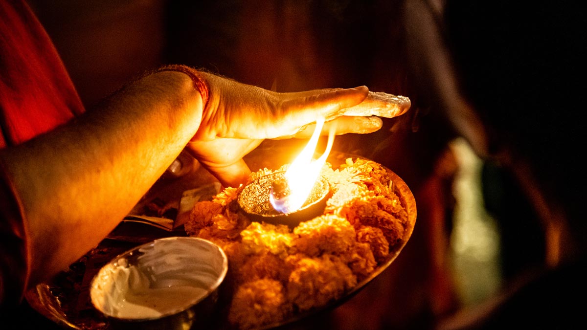 magh purnima ke din maha kumbh mein kaun sa diya jalaye