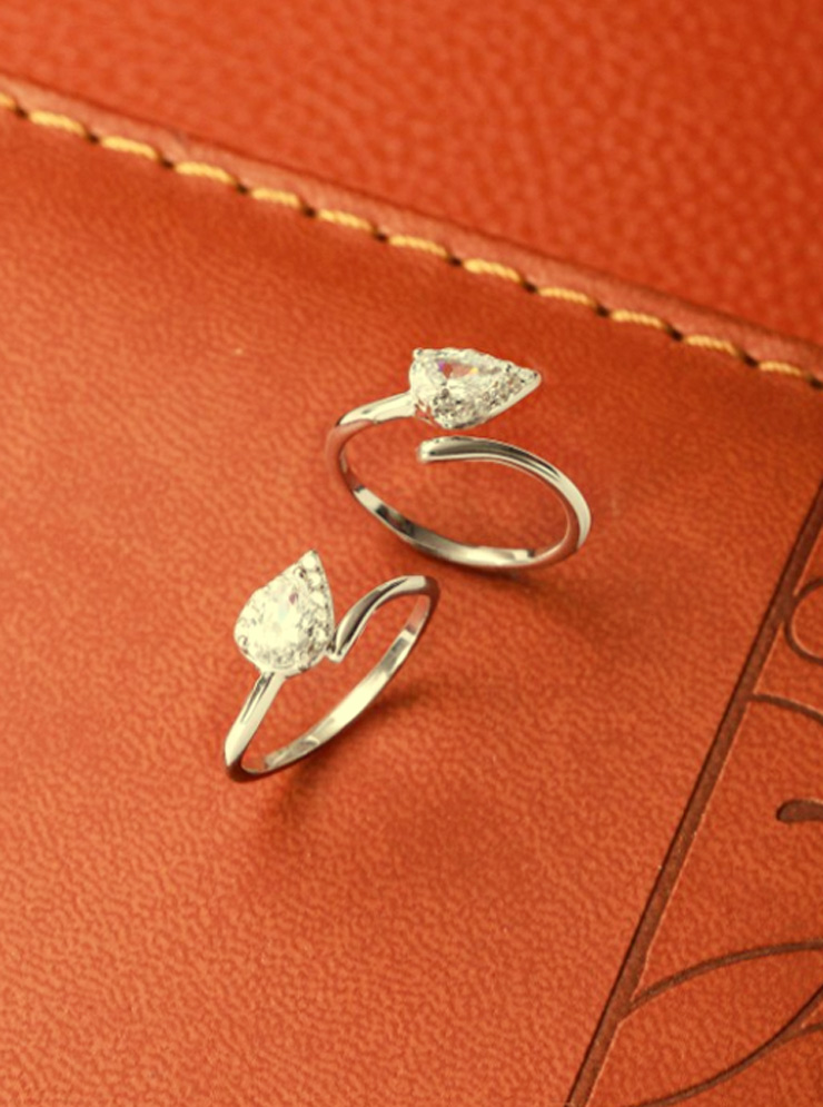 Curve design toe ring