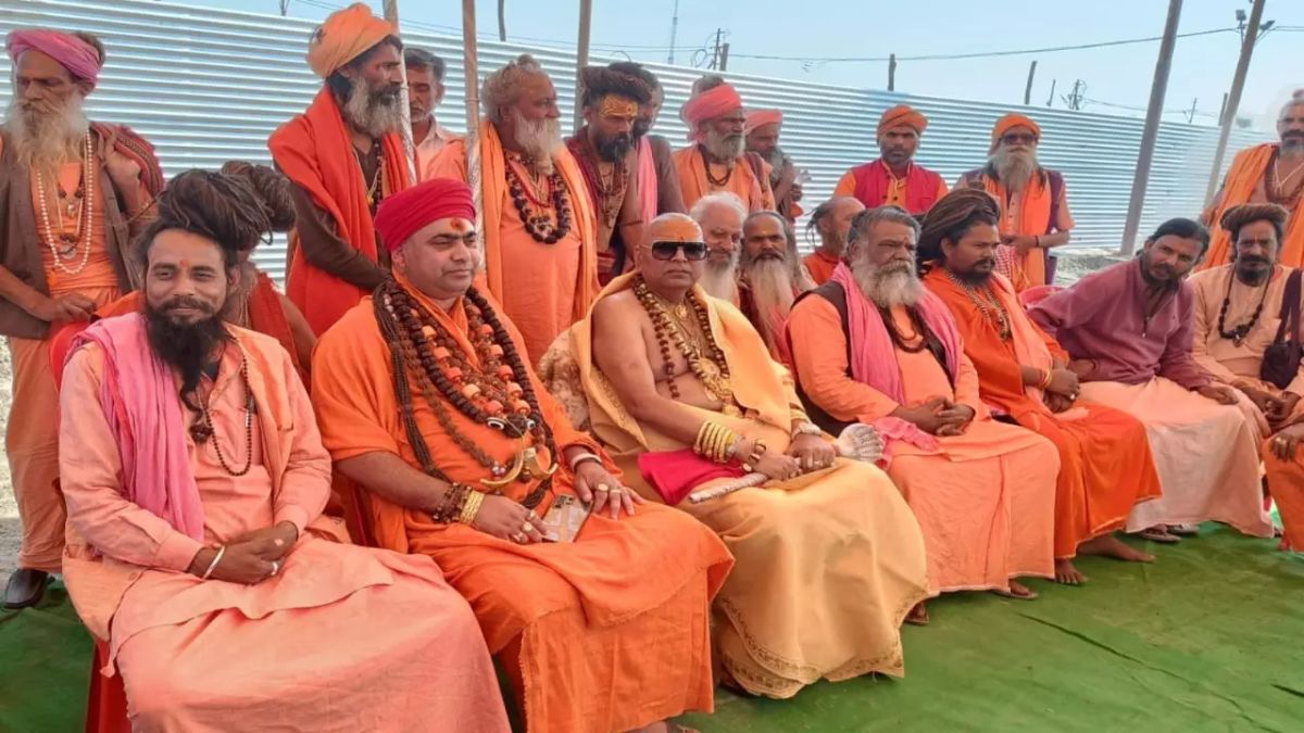 maha kumbh mein kaun si teen sevaye ki jati hai