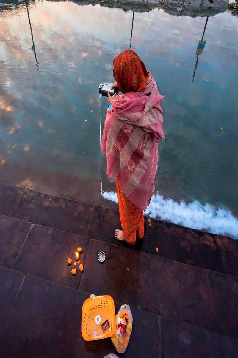 ganga mein doodh arpit karne ka kya mahatva hai