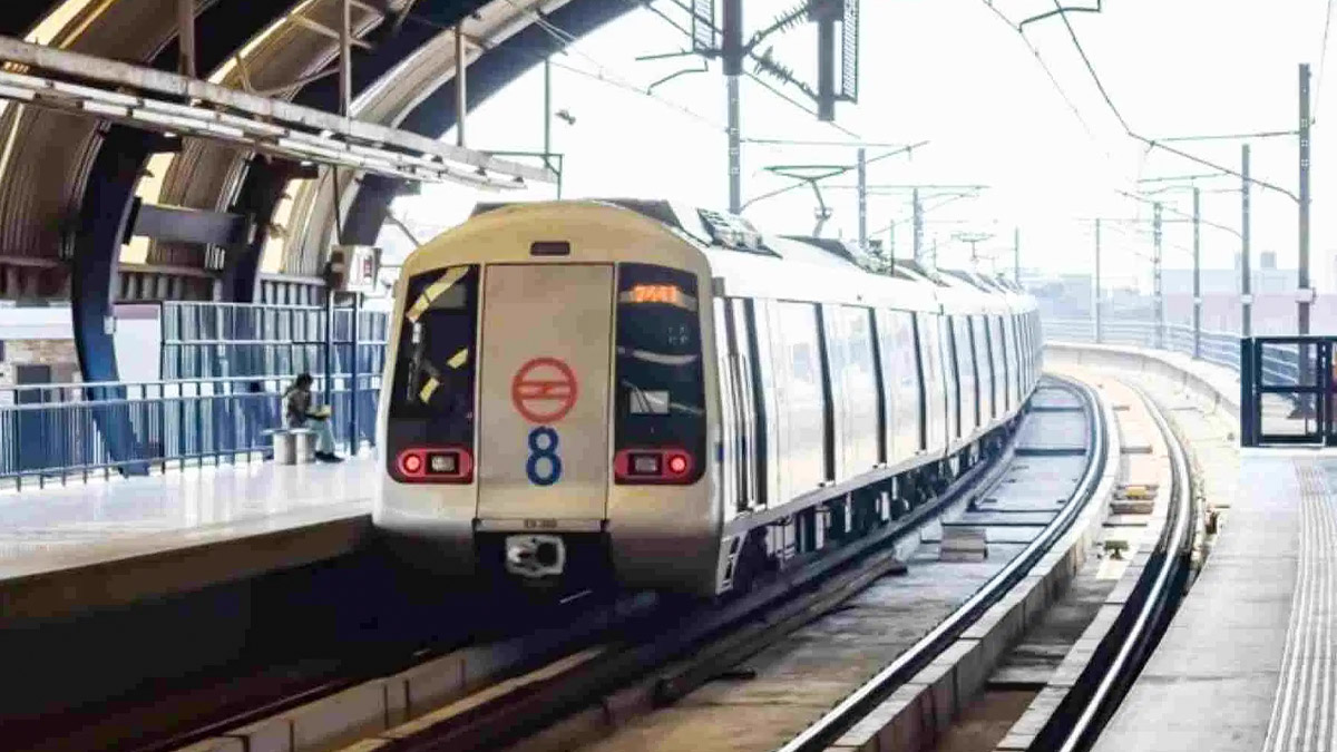 why stones on railway tracks