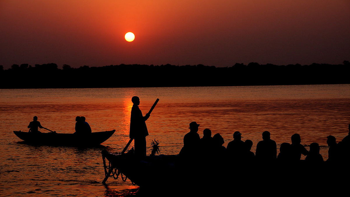 boat ride charges in varanasi