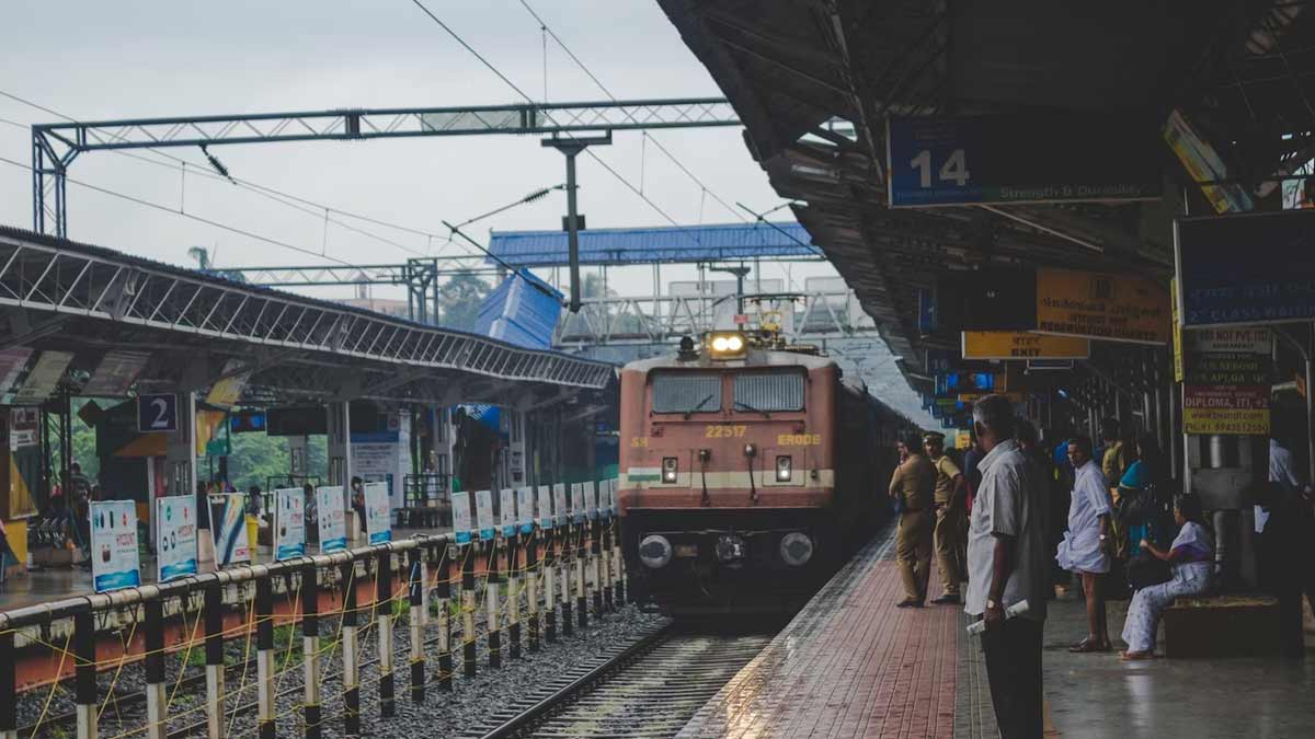 maha kumbh special trains running from prayagraj station to go back to their city1