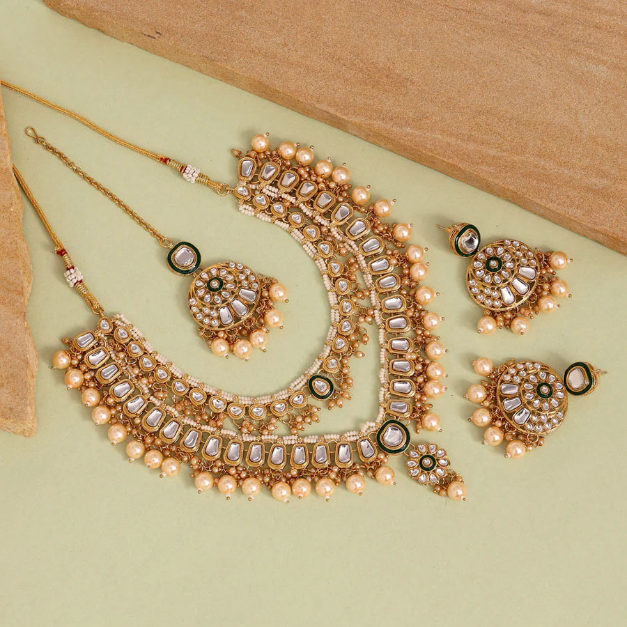 golden kundan jewellery designs (3)