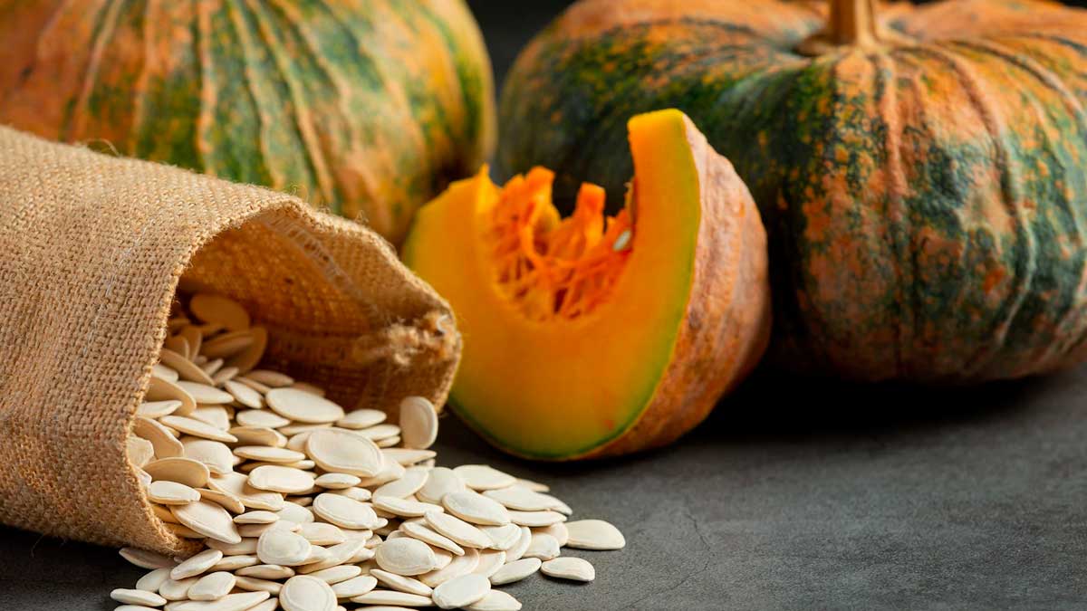 30 दिन कद्दू के बीज खाने से शरीर में होते हैं ये बदलाव | benefits of eating  pumpkin seeds for 30 days | HerZindagi