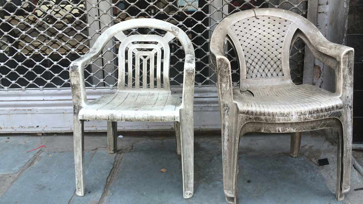 plastic chair cleaning hacks