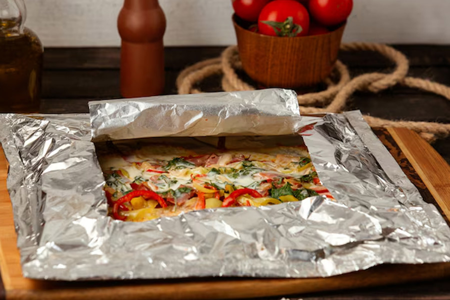 which side of aluminium foil is good for packing food