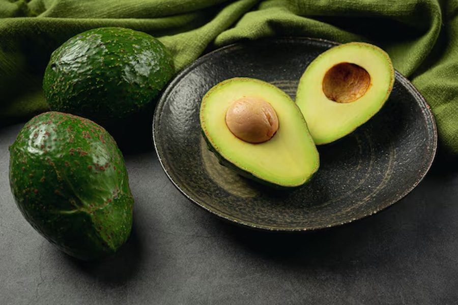how to peel and cut avocado