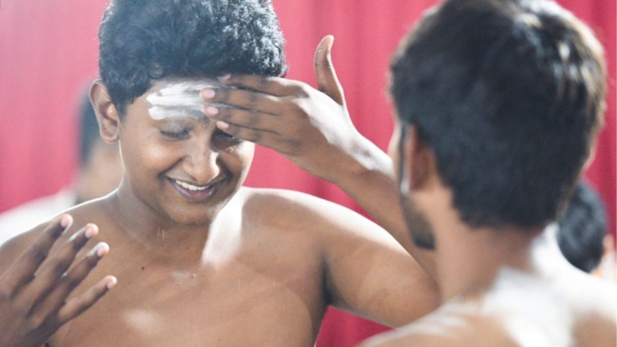 sharir par bhasm lagane ke kya labh hain