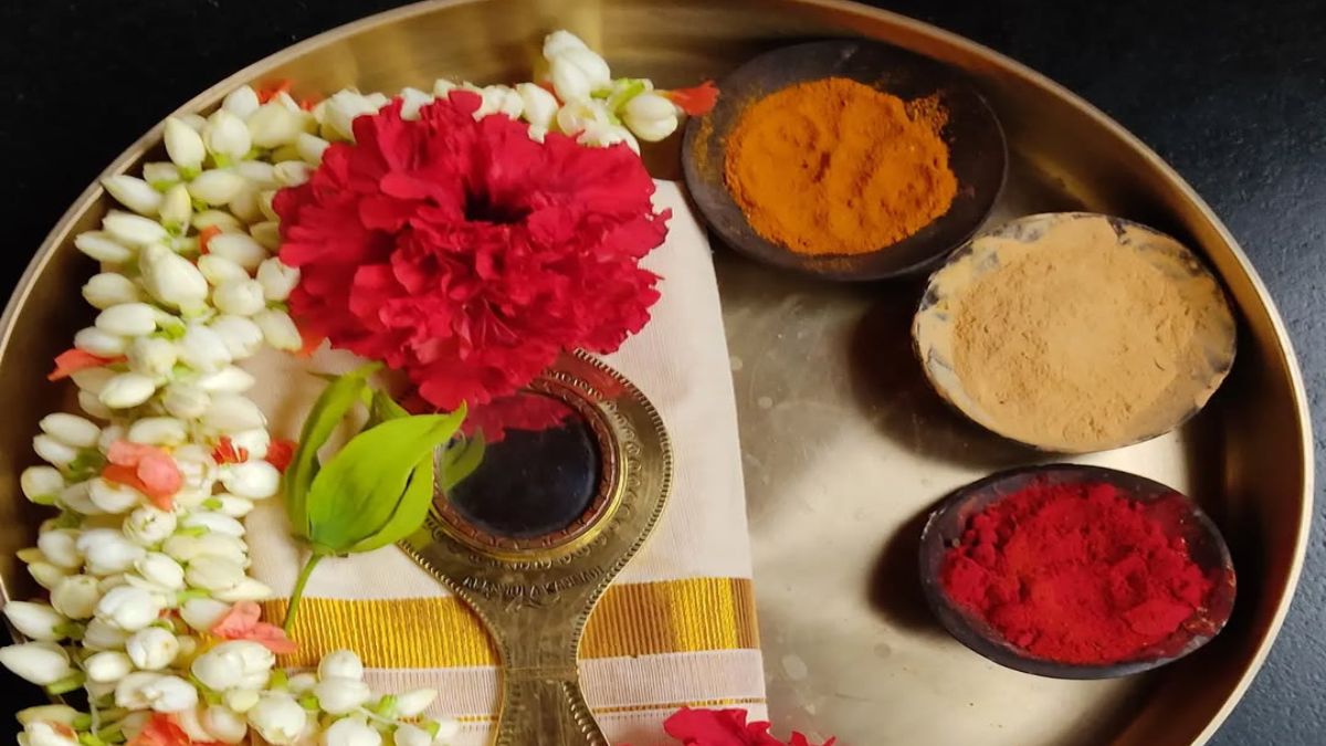 diye mein gulal dalkar jalane ke labh