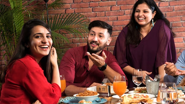 tips in hindi to manage between friendship and partner