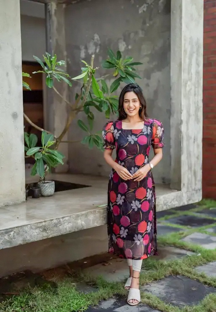 Simple puff sleeves kurti