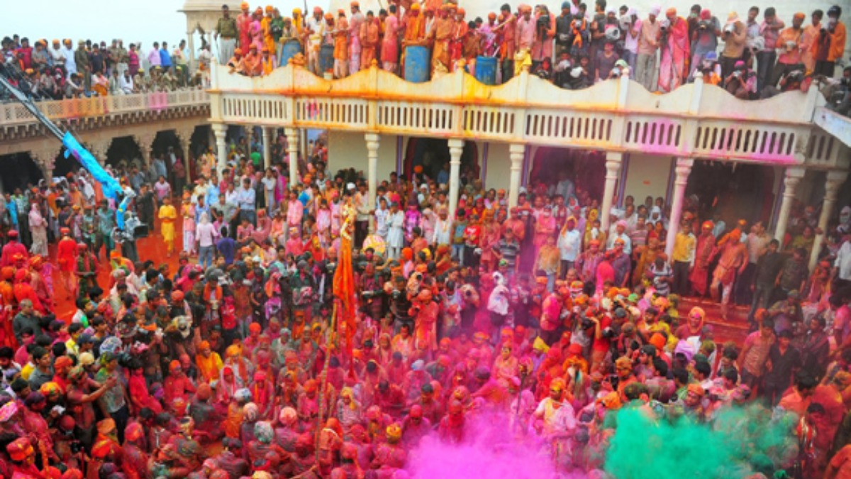 Holi-in-Mathura-Vrindavan-1