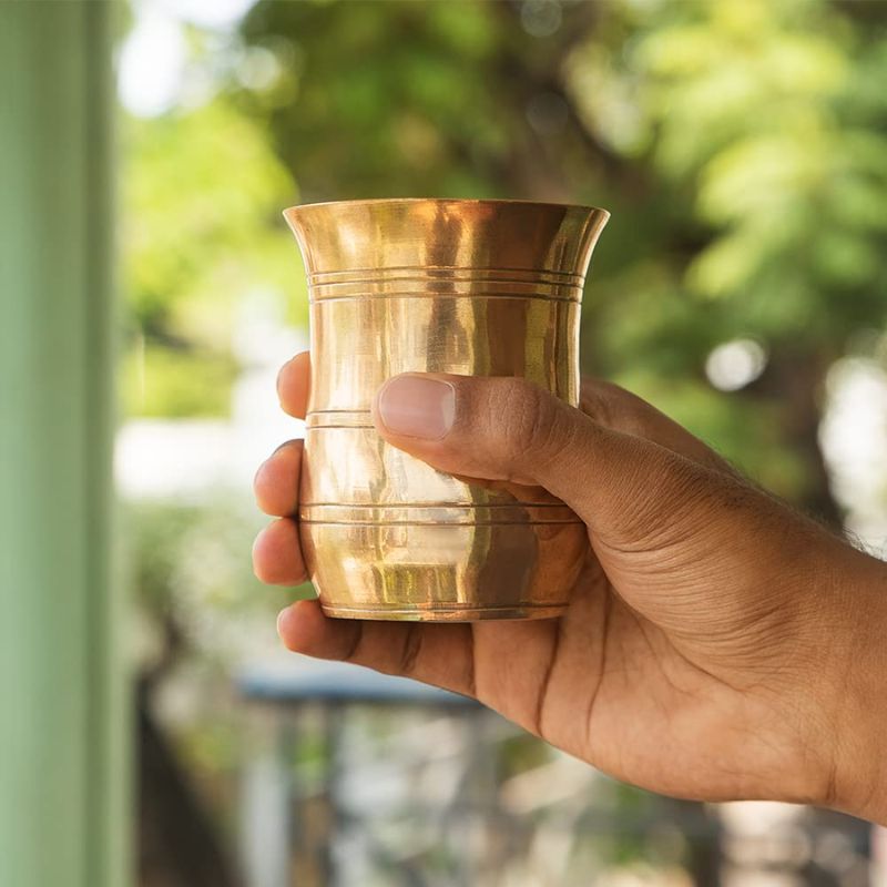 chandi ke bartan mein pani pine ke jyotish labh