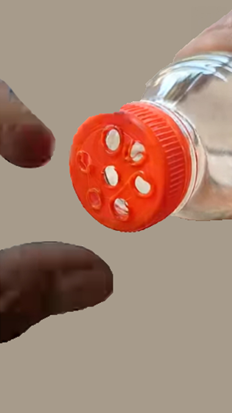 how to make salt sprinkler with bottle