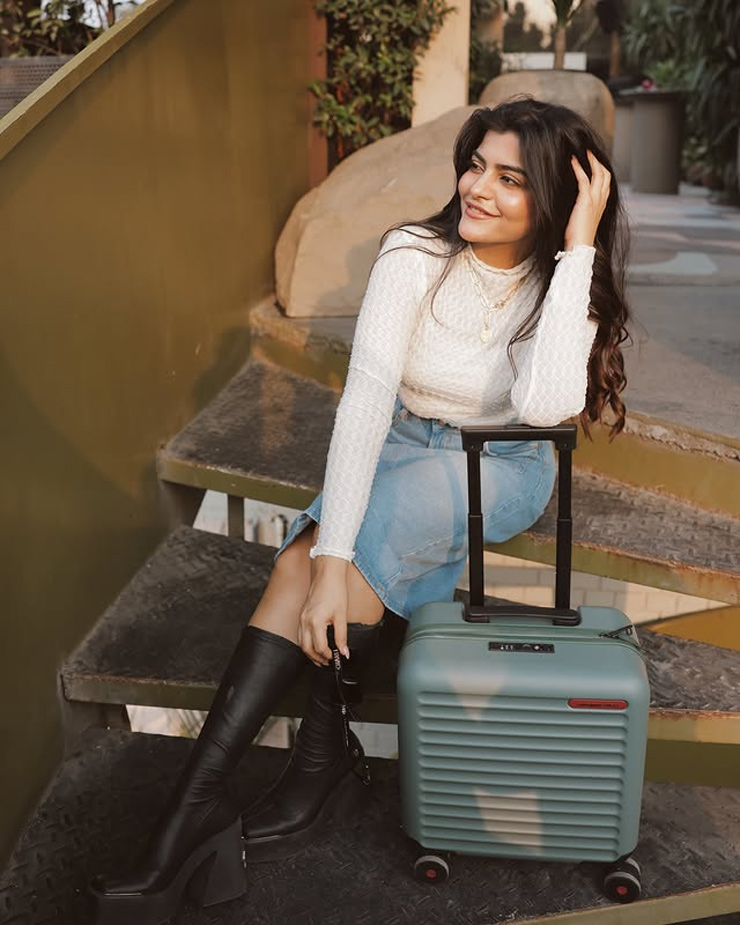 kratika khurana looks (3)