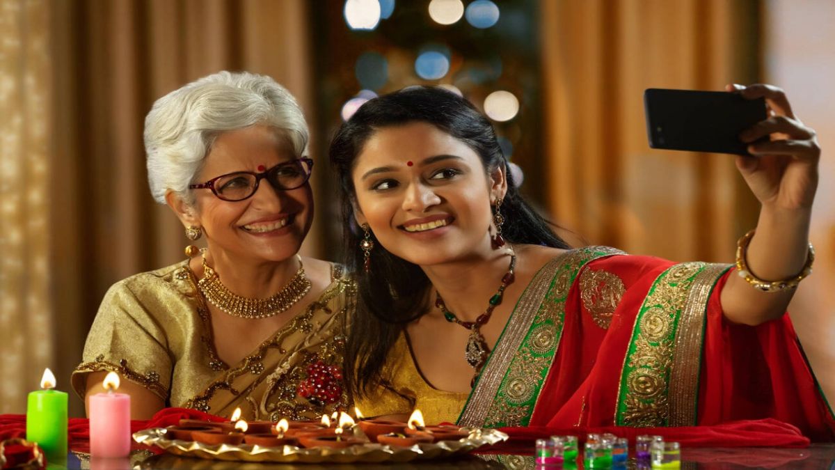 is it bad if mother and daughter in law see holika dahan together