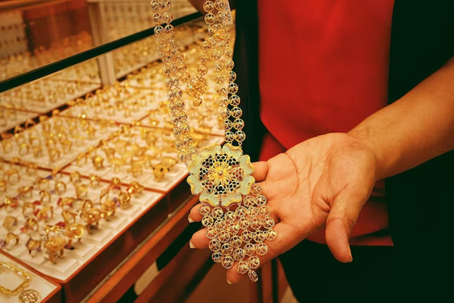 can gold be imported duty free from dubai to india