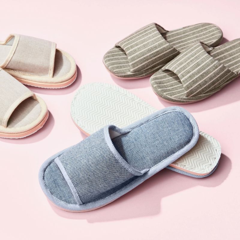 kya chappal ke upar chappal rakhna ashubh hai