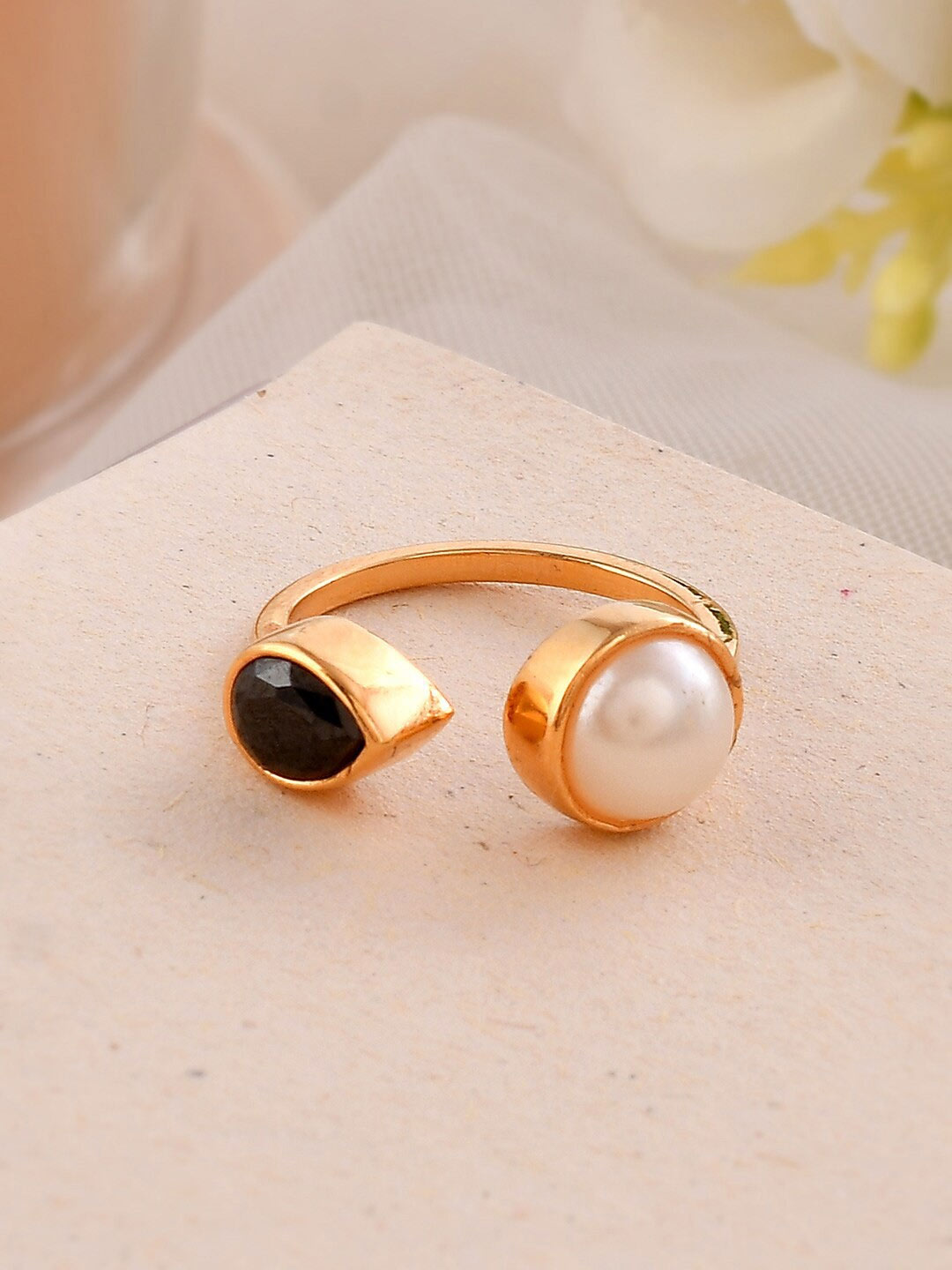 pearl design ring
