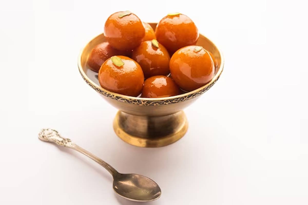 sooji-gulab-jamun