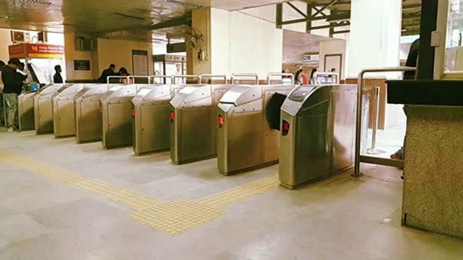 AFC gate without ticket in Delhi Metro