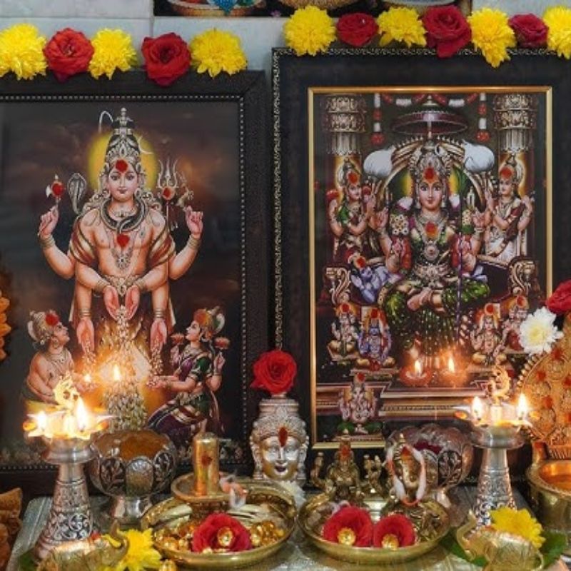 chaitra mah mein ghar ke mandir mein kaun se phool rakhe jate hain