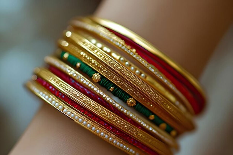 Golden jewellery (2)