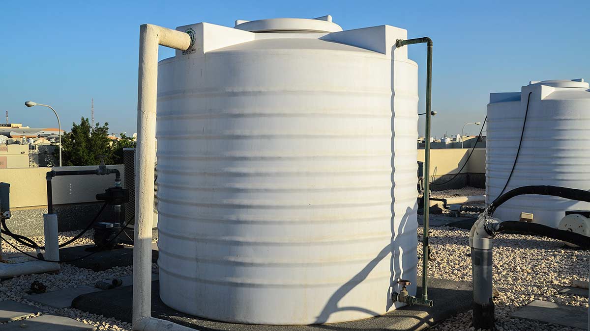 why water tanks are black