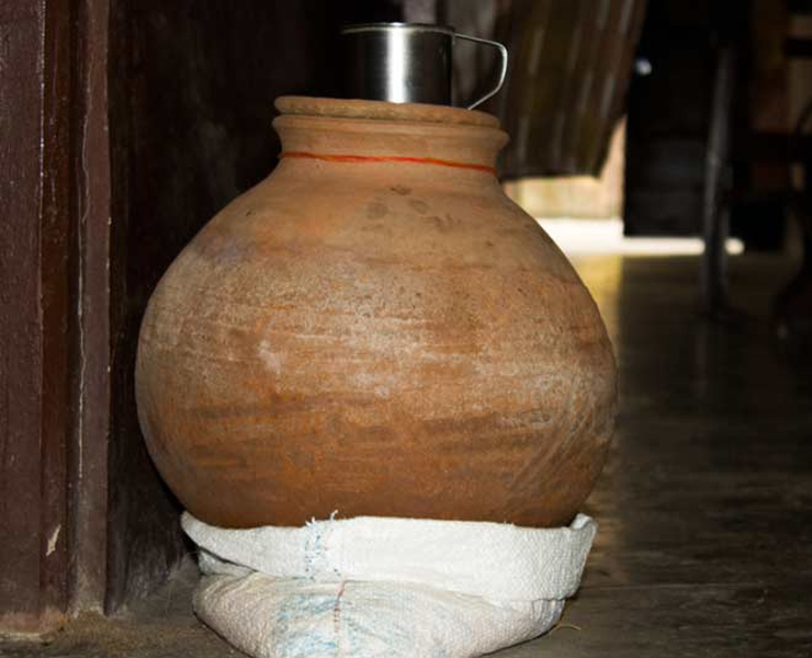 multani mitti on clay pot