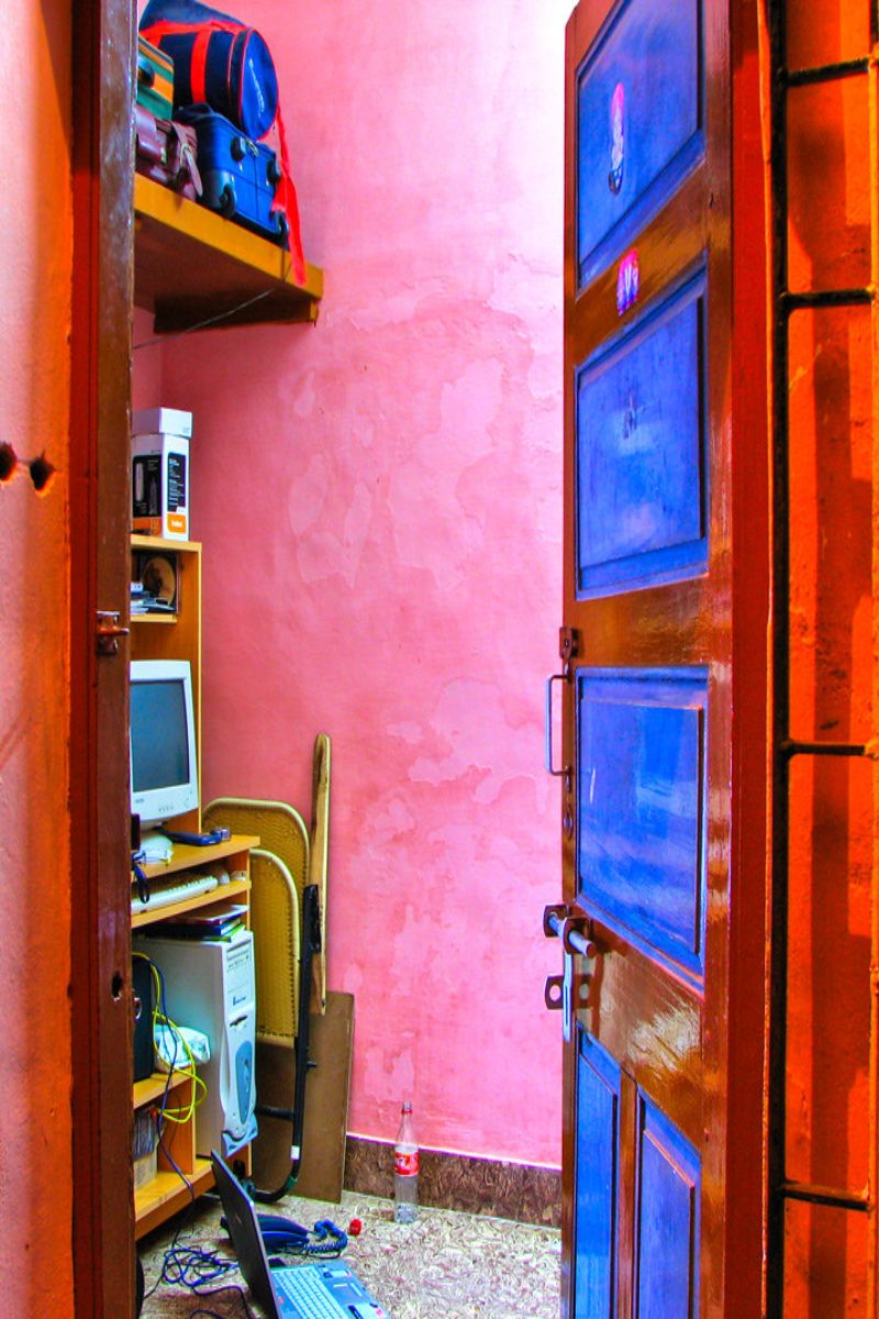 kaisa hota hai ghar ke kono mein baithe graho ka prabhav