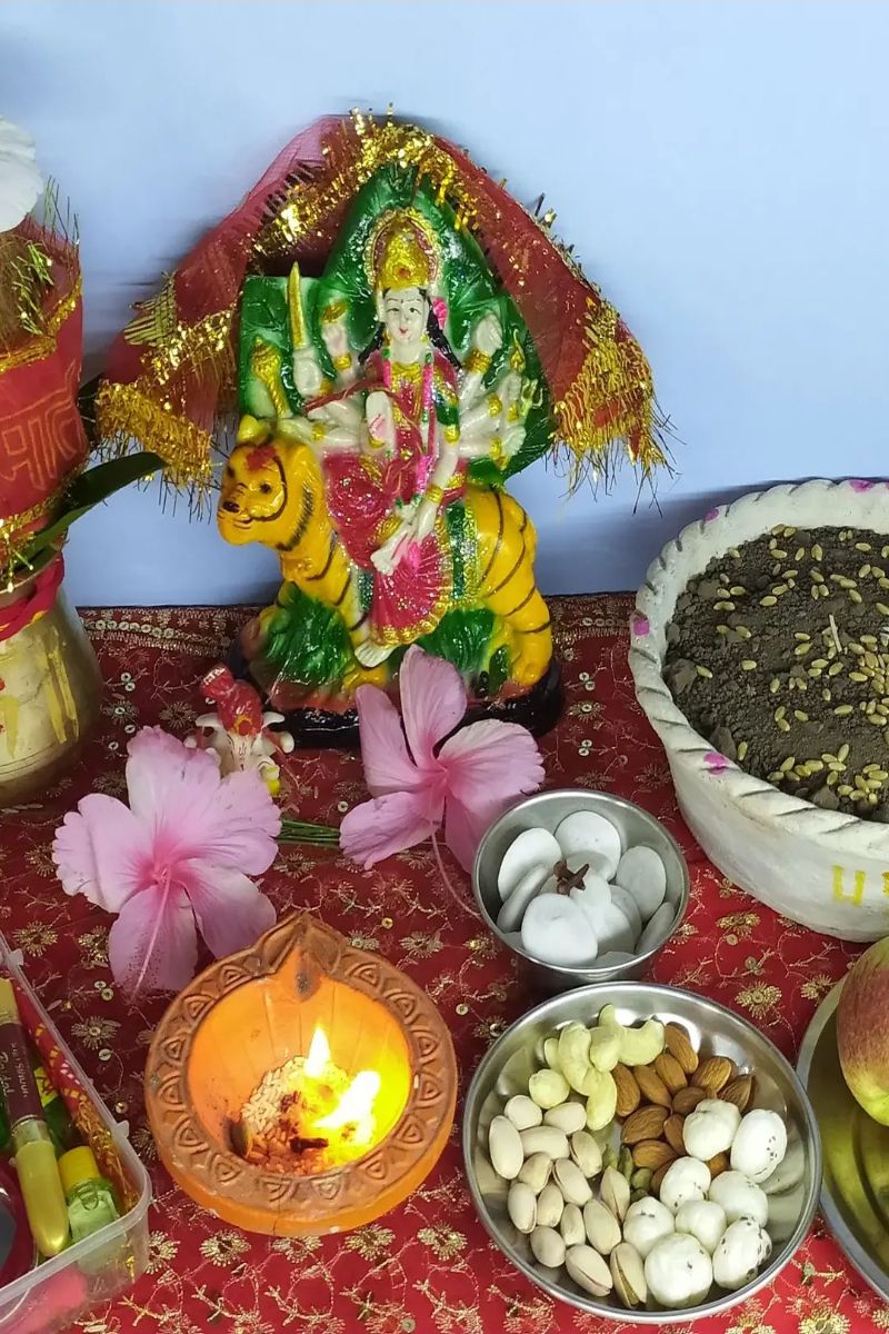 things should not be kept at home in chaitra navratri 2025