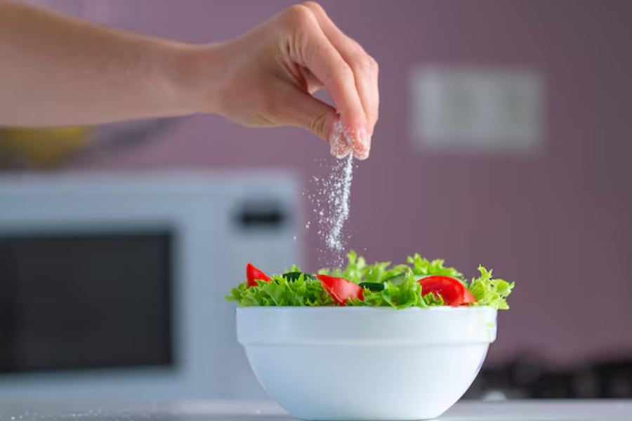 how to use salt in vegetables cleaning