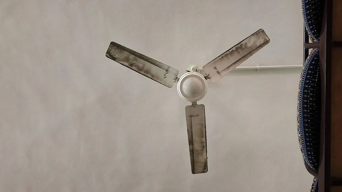 How to clean the fan