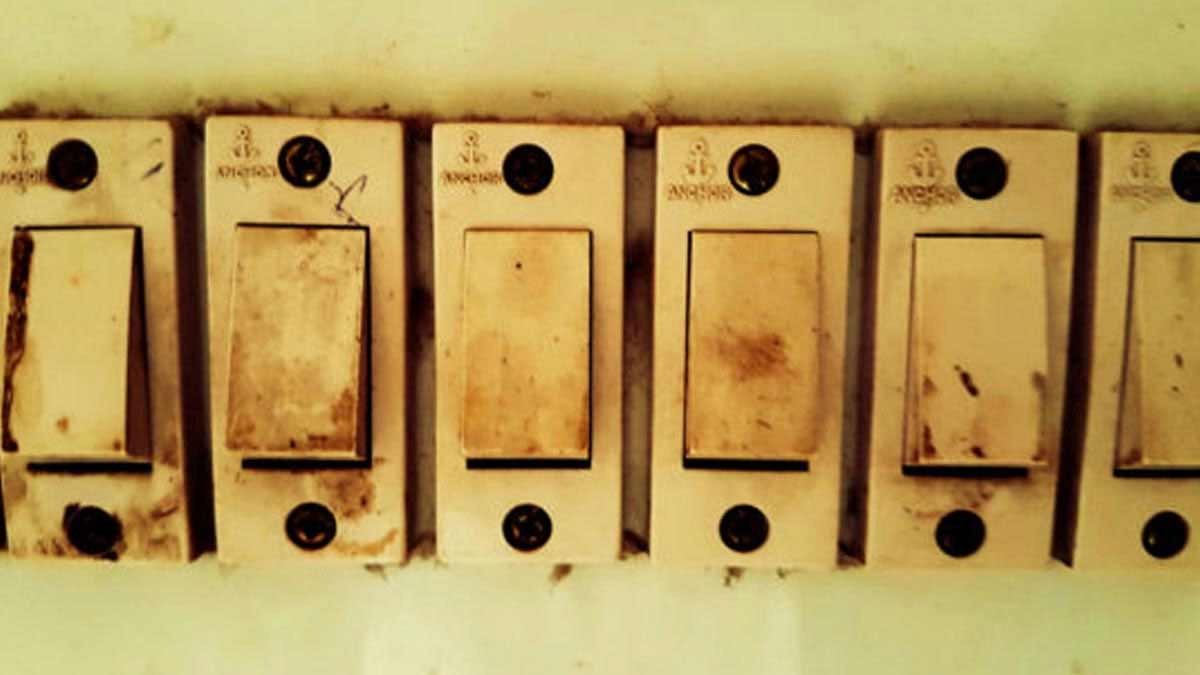 how to clean switch board by using shaving creame