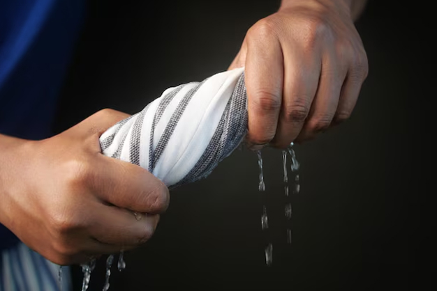 keep wet towel on windows