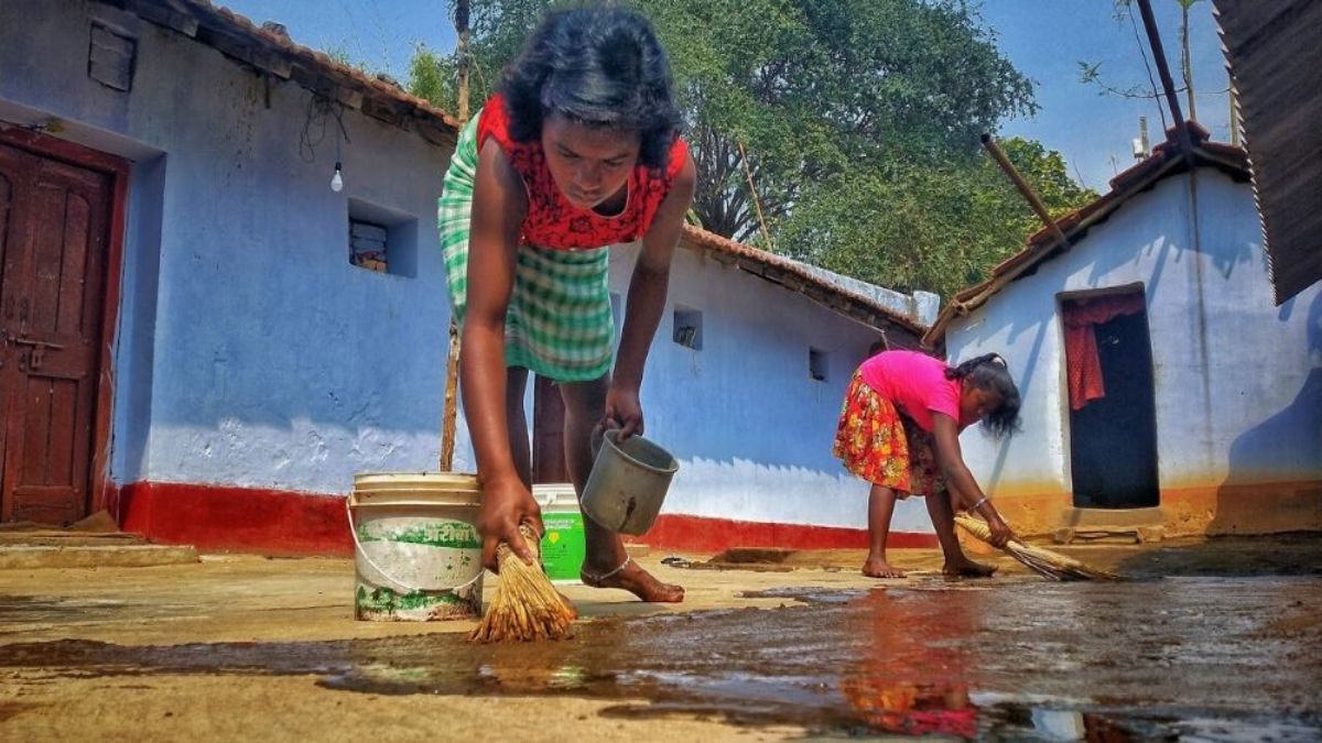 pehle ke samay mein ghar pr kyu lagate the gobar