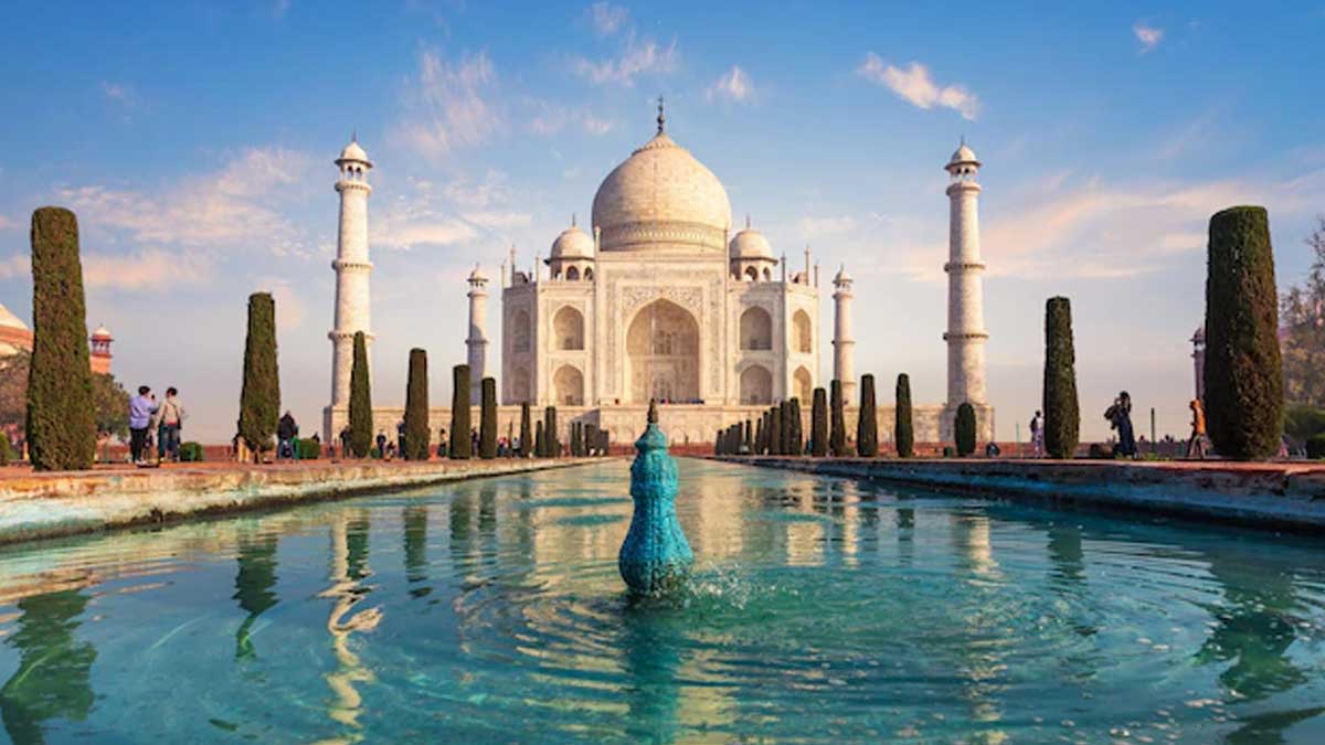 Who has the right over Taj Mahal