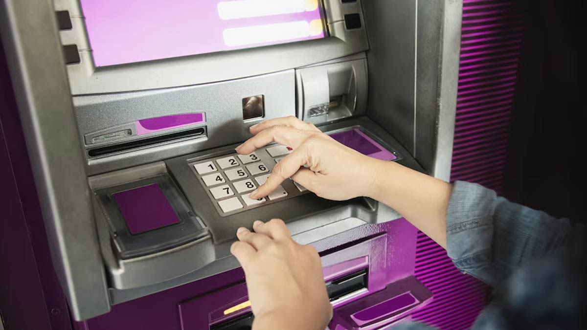 which train atm facility is available in india know mumbai manmad panchavati express full detailsss