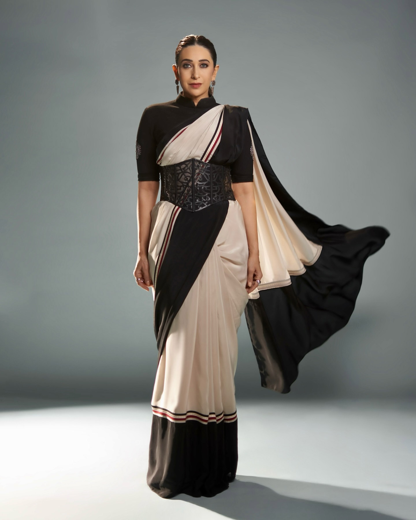 karishma kapoor blouse