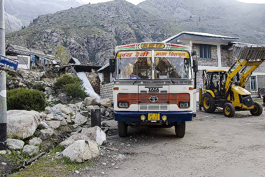 How to reach delhi to chitkul