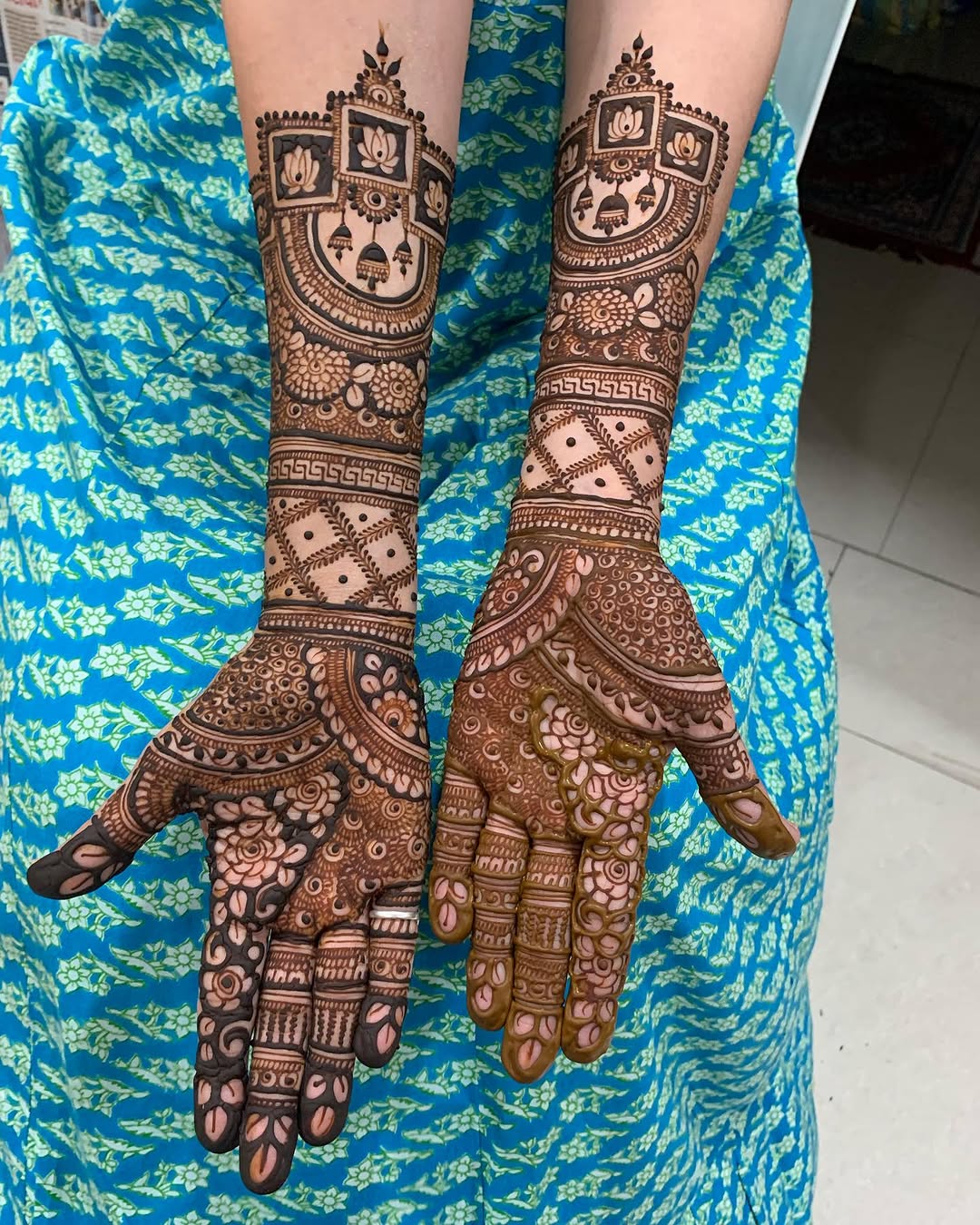 beautiful full hand mehndi