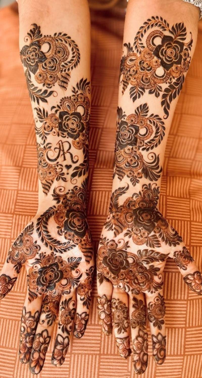 Full hand mehndi