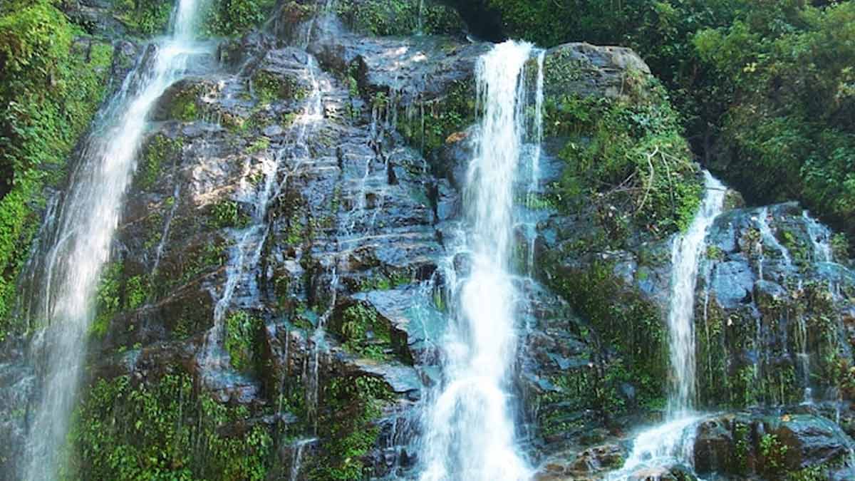 beautiful waterfalls near jaipur