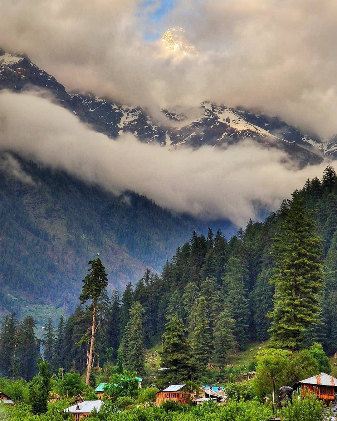 Why kalga village is for traveller