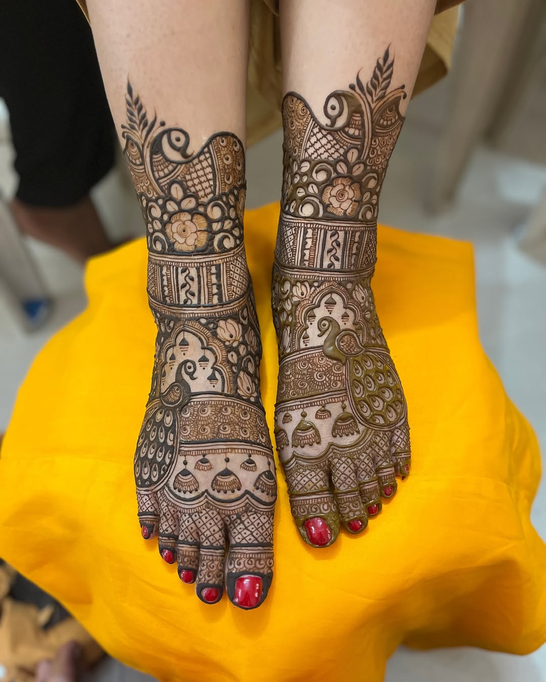 mehndi designs for leg