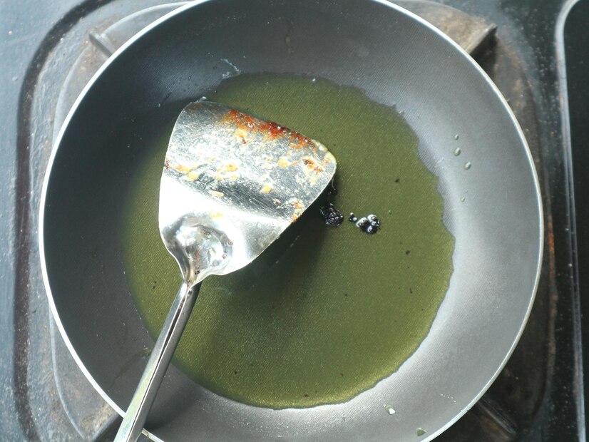 add oil in bhindi
