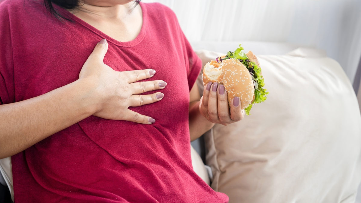 mahilaon mein acidity ke lakshan karan