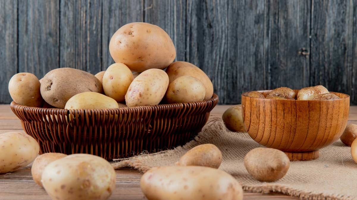 potato juice can remove rust from windows